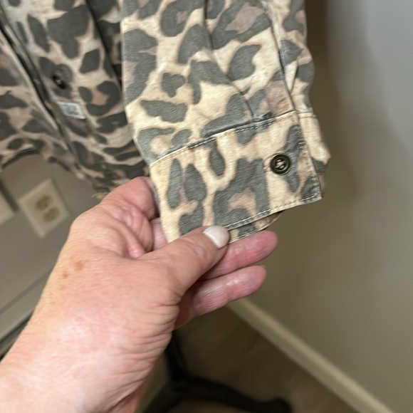 Vintage Havana Blouse Leopard Print Back Tie Detail Long Sleeves Button Down - Picture 7 of 13